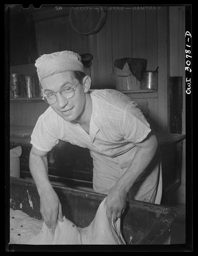 Paul Hermann, German baker in a Lithuanian bakery. Pittsburgh, Pennsylvania