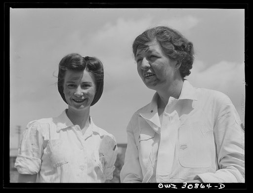 Beaumont, Texas. Miss Manie Fairchild and Mrs. Dorothy Mason, mechanics at the city transit company. They work on buses