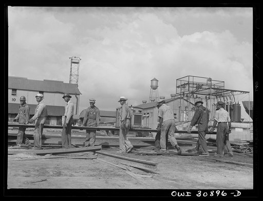 Beaumont, Texas. Negro labor at the Pennsylvania shipyards