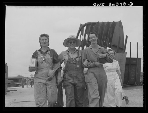 Beaumont, Texas. Women shipyard workers leaving the Pennsylvania shipyards