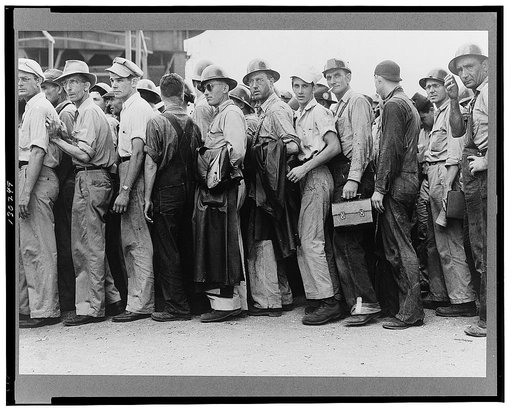 Beaumont, Texas. Workers leaving the Pennsylvania shipyards at the change of shift