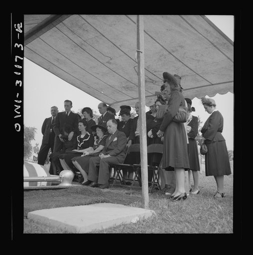 Baltimore, Maryland. Funeral of a merchant seaman. At the grave