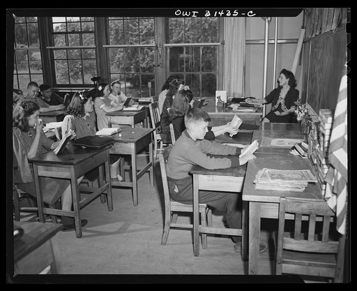 Schenectady, New York. Exploratory language class at the Oneida School