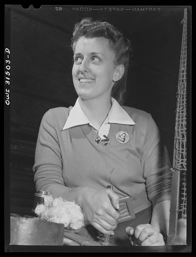 Oswego, New York. Leona Hilliday, powersaw operator at the Ames iron works