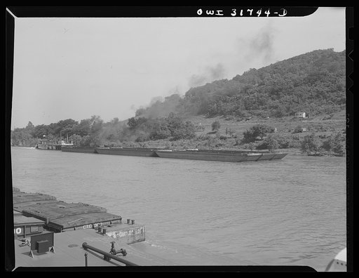 A tow of empty barges on the Ohio River