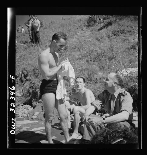 Oswego, New York. Poles and Canadians on the shores of Lake Ontario, at a swimming party held for visitors' entertainment during United Nations week