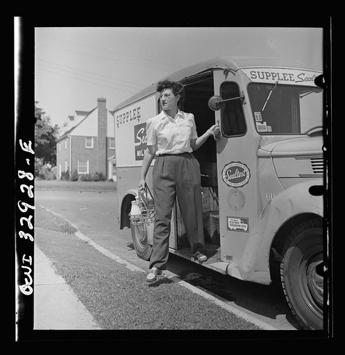Bryn Mawr, Pennsylvania. Miss Pearl Gold, one of the many women now working for the Supplee-Wills-Jones Milk Company