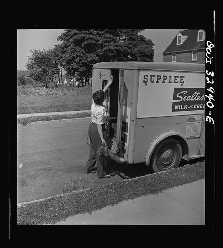 Bryn Mawr, Pennsylvania. Miss Pearl Gold, one of the many women now working for the Supplee-Wills-Jones Milk Company