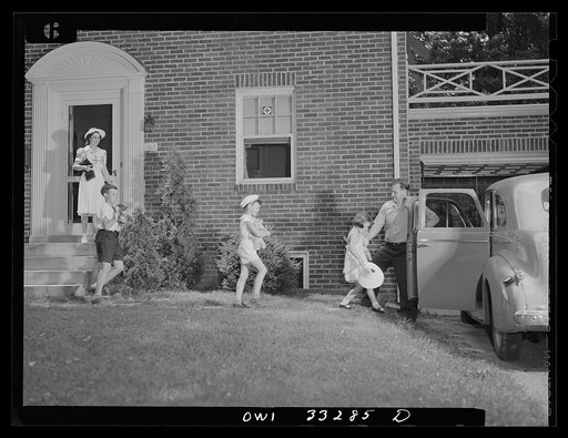 Untitled photo, possibly related to: Mr. and Mrs. Alfred Palmer and family