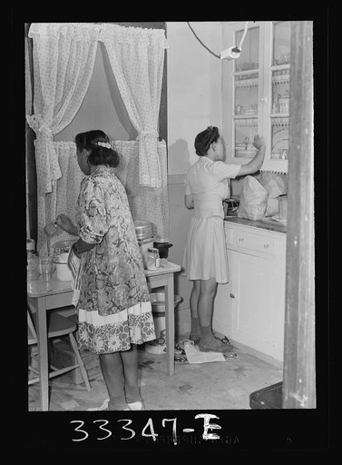 Charlotte Corut House, Virginia. Central High School. Girls in the kitchen of home economics cottage