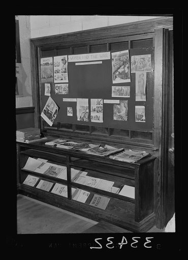 Untitled photo, possibly related to: Charlotte Court House, Virginia. Central High School. The library