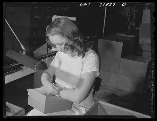 Parke, Davis and Company, manufacturing chemists, Detroit, Michigan. Inspecting ampoules of medicinal solution