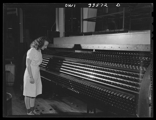 Parke, Davis and Company, manufacturing chemists, Detroit, Michigan. Production of gelatin capsules in a special size