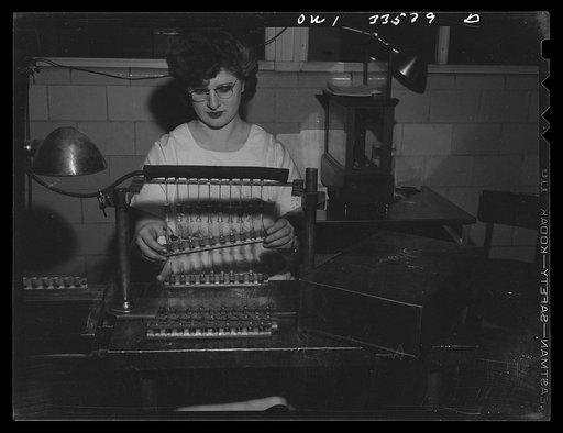 Parke, Davis and Company, manufacturing chemists, Detroit, Michigan. Filling ampoules with medicinal solution