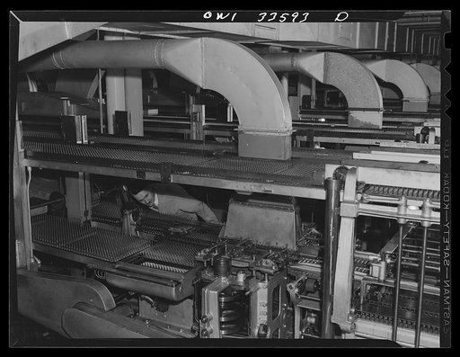 Parke, Davis and Company, manufacturing chemists, Detroit, Michigan. Counting empty capsules