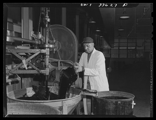 Parke, Davis and Company, manufacturing chemists, Detroit, Michigan. One of the steps in reducing fluid extracts to solid extracts