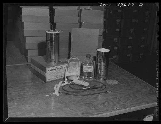 Parke, Davis and Company, manufacturing chemists, Detroit, Michigan. The different units which comprise a complete blood plasma package
