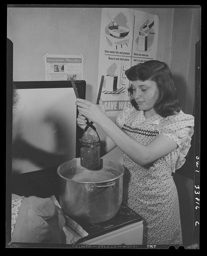 Schenectady, New York. Home economics pupils using a jar clamp that was made in the trades and industries class at the Oneida school