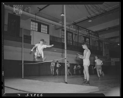 Schenectady, New York. Check tests at the Oneida School show physical growth of the students during the school year