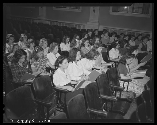 Schenectady, New York. Oneida School music class singing in four parts