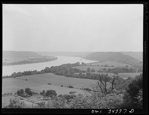 Untitled photo, possibly related to: Madison (vicinity), Jefferson County, Kentucky. The Ohio River