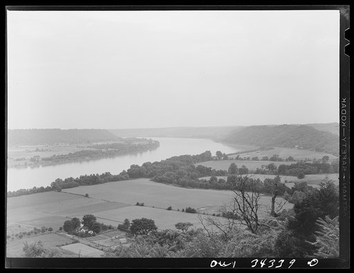 Untitled photo, possibly related to: Madison (vicinity), Jefferson County, Kentucky. The Ohio River