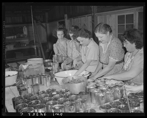Jeffersontown, Kentucky. The Jefferson County community cannery, started by the WPA (Work Projects Administration), now conducted by the state (?) vocational education department. Women pay three cents each for cans and two cents per can for use of the pressure cooker. Women preparing cans to be hea