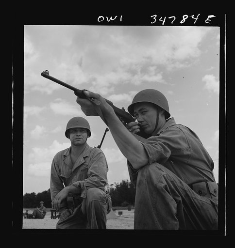 Warner Robins, Georgia. Air Service Command, Robins Field. Learning to handle a carbine
