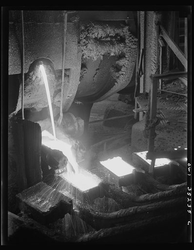 Garfield, Utah. Making molds of blister copper at the Garfield smelter of the American Smelting and Refining Ccompany