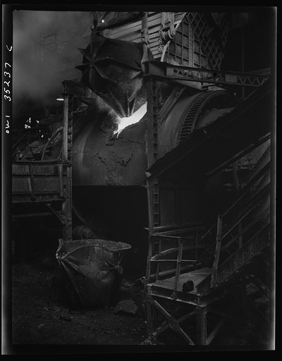 Garfield, Utah. Loading a copper converter at the Garfield smelter of the American Smelting and Refining Company