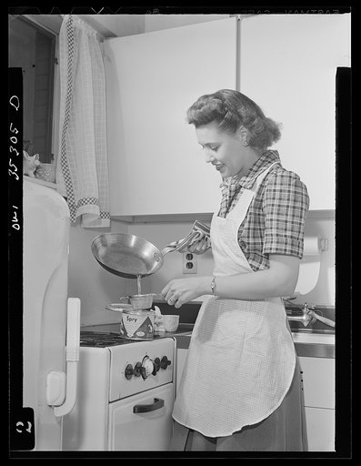 Washington, D.C. Saving waste fat and greases from which war material will be made