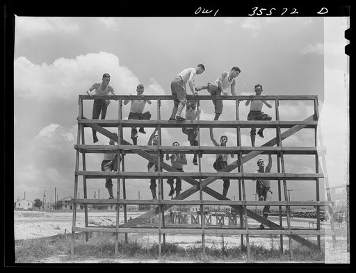 Daniel Field, Georgia. Air Service Command. Going through the obstacle course