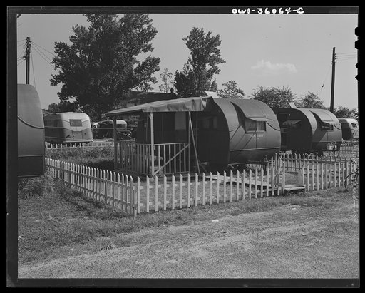 Middle River, a small crossroads in the vicinity of Baltimore, Maryland. FSA (Farm Security Administration) housing project (later administered by the National Housing Agency) for Glenn L. Martin aircraft workers. Trailers in their lots