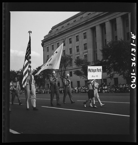 Washington, D.C. Unit of the parade to recruit civilian defense volunteers