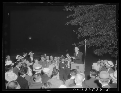 Washington, D. C. Director of the USO (United Service Organizations) addressing a Catholic Evidence Guild rally in Franklin Park