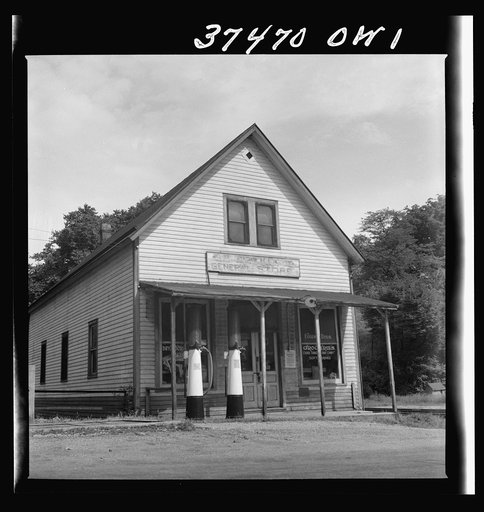 A gas station on the bus route between Columbus and Cincinnati, Ohio