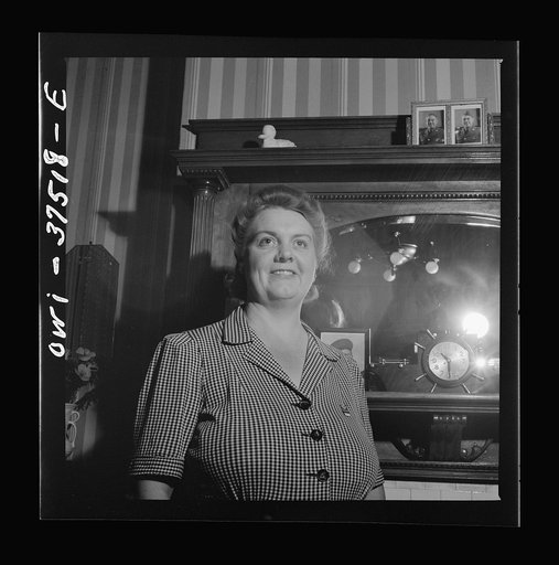Cincinnati, Ohio. Mrs. Bernard Cochran, wife of a Greyhound bus driver
