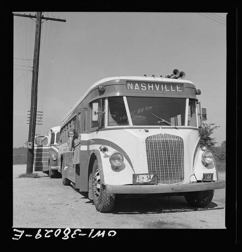 A Greyhound bus trip from Louisville, Kentucky, to Memphis, Tennessee, and the terminals. Louisville-Nashville bus at rest stop