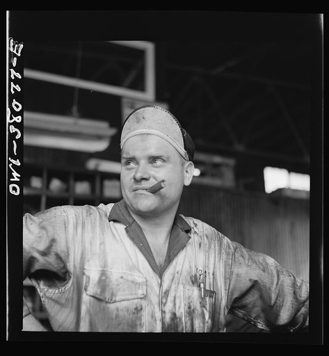 Knoxville, Tennessee. A mechanic who is employed by the Tennessee Coach Company