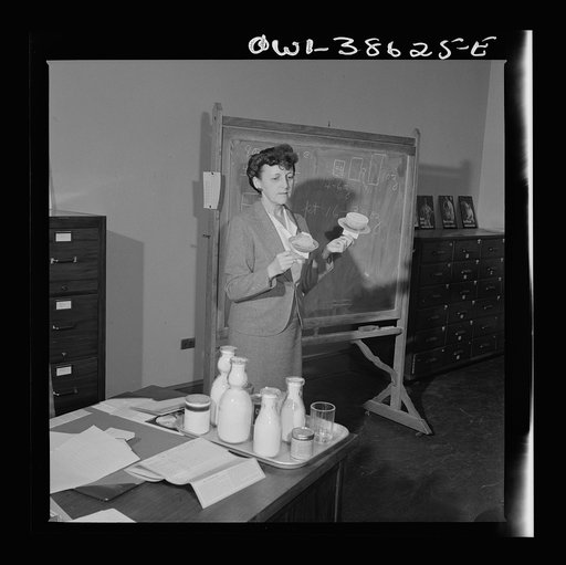 Washington, D.C. Mrs. Mary Spangler teaching a boys' class in nutrition at Woodrow Wilson High School