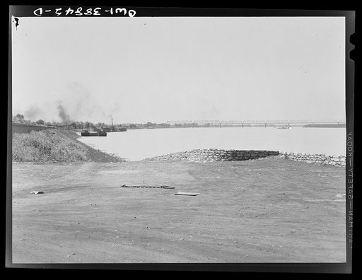 Miscellaneous lot of photographs by Barbara Wright, e.g. University of Virginia, Franconia, New Hampshire, Maine. Mississippi river near Cairo, Illinois