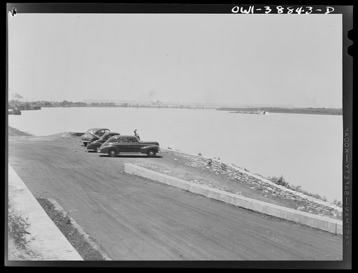 Miscellaneous lot of photographs by Barbara Wright, e.g. University of Virginia, Franconia, New Hampshire, Maine. Mississippi river near Cairo, Illinois