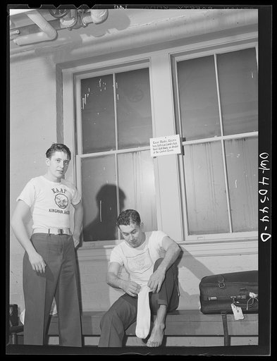 Washington, D.C. Without engaging a hotel room, traveling servicemen may take a shower, shave, and wash and iron clothes at the United Nations service center