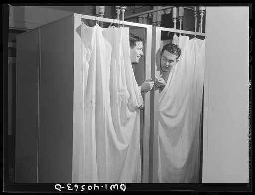 Washington, D.C. Without engaging a hotel room, traveling servicemen may take a shower, shave, and wash and iron clothes at the United Nations service center