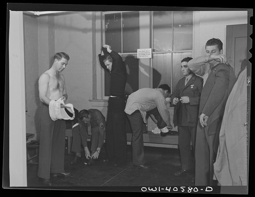 Washington, D.C. Without engaging a hotel room, traveling servicemen may take a shower, shave, and wash and iron clothes at the United Nations service center