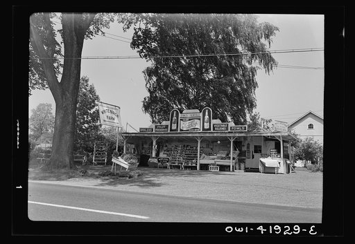 Southington, Connecticut. Fruit stand
