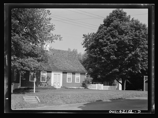Southington, Connecticut. The house of Captain Anson Matthews, who fought under General George Washington in the War of Independence. The house, built in 1746, stands today the same as in Captain Matthews' time, a seven-room story-and-a-half (to avoid King George II's tax on two-story houses) dwelli