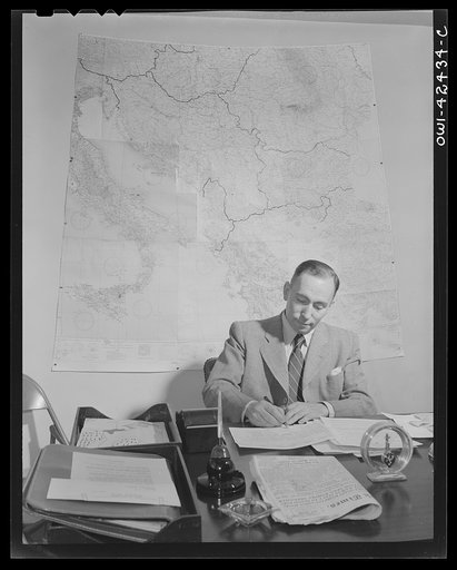 United Nations Relief and Rehabilitation Administration training center, University of Maryland, College Park, Maryland. Dr. Frank Munk, director of the school is a Czechoslovakian who escaped from Prague at the time of Nazi occupation. He is on leave from the University of California, where he is a