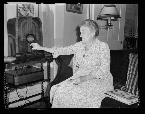 Pennsylvania. Bach festival. Mrs. George W. Halliwell, age seventy-seven, who started to practice with the Bach choir in 1898, was in the first performance in 1900 and has only missed one festival when she was out of the country. She sings second alto. Her husband was with the choir until he died