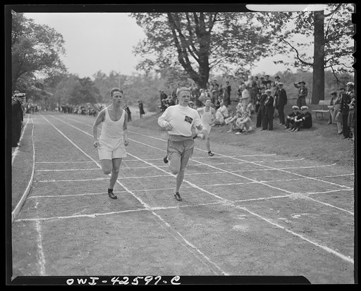 Travers Island, New York. Norwegian Independence Day celebration at the Norwegian gunners' school. Finish of the 100-yard dash